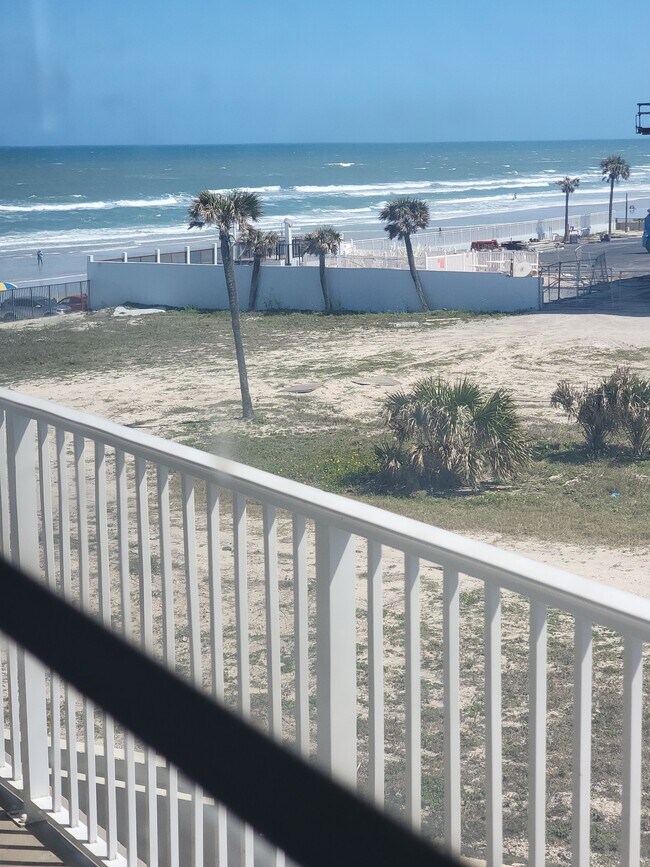 Foto del edificio - 1233 S Atlantic Ave