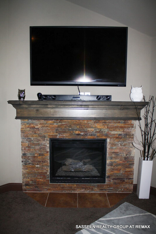 Building Photo - 2413 SW Edinburough Dr