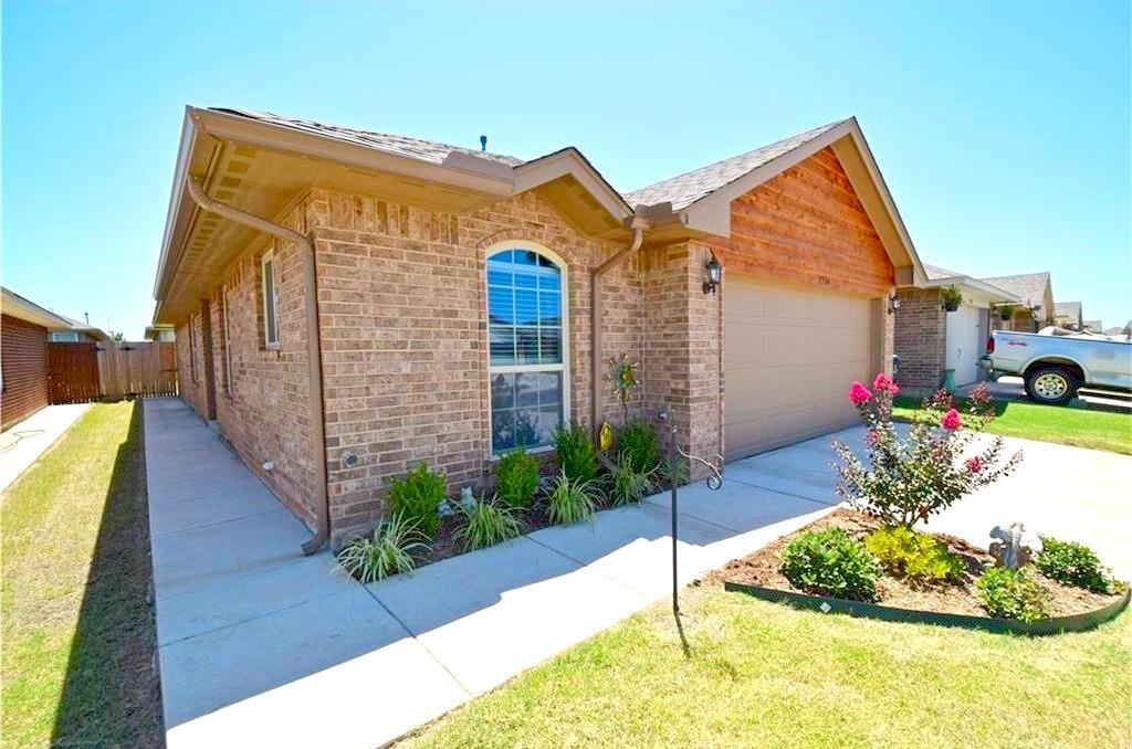 Foto principal - 2324 NW 199th St