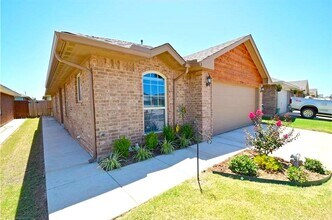 Building Photo - 2324 NW 199th St Building Photo - 2324 NW 199th St