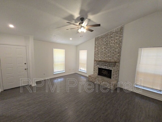 Building Photo - 16 N Circlewood Glen