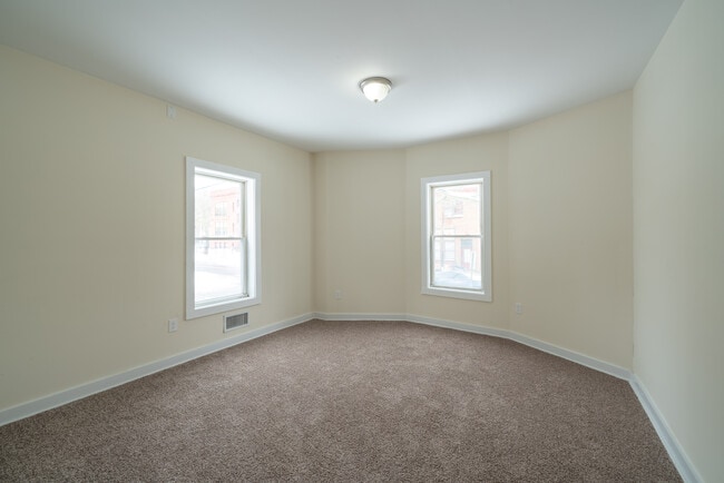 Building Photo - 671 Winchester Ave