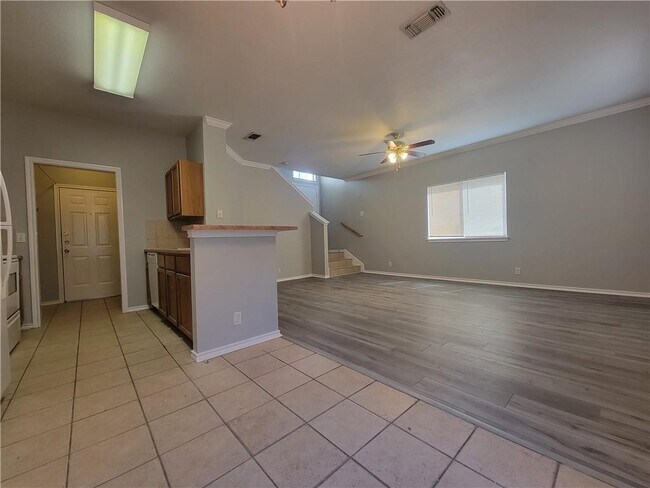 Foto del edificio - 1717 Matthews Ln