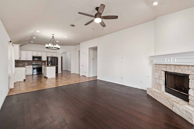 Building Photo - 180 Mystic Hollow