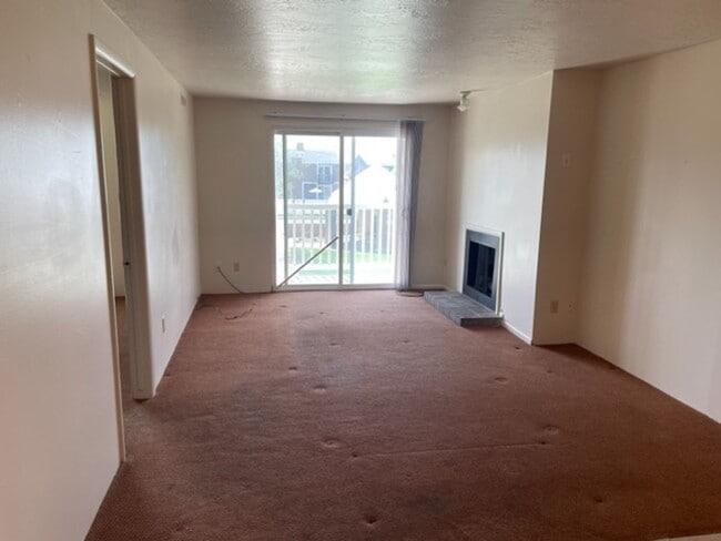 Building Photo - Great South Ogden Condo