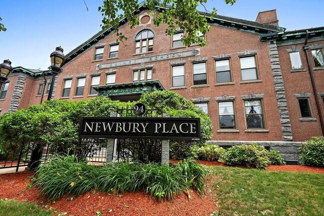 Building Photo - 94 Newbury Ave