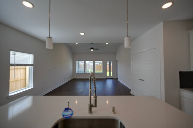 Foto del edificio - 32511 Midsummer Dr