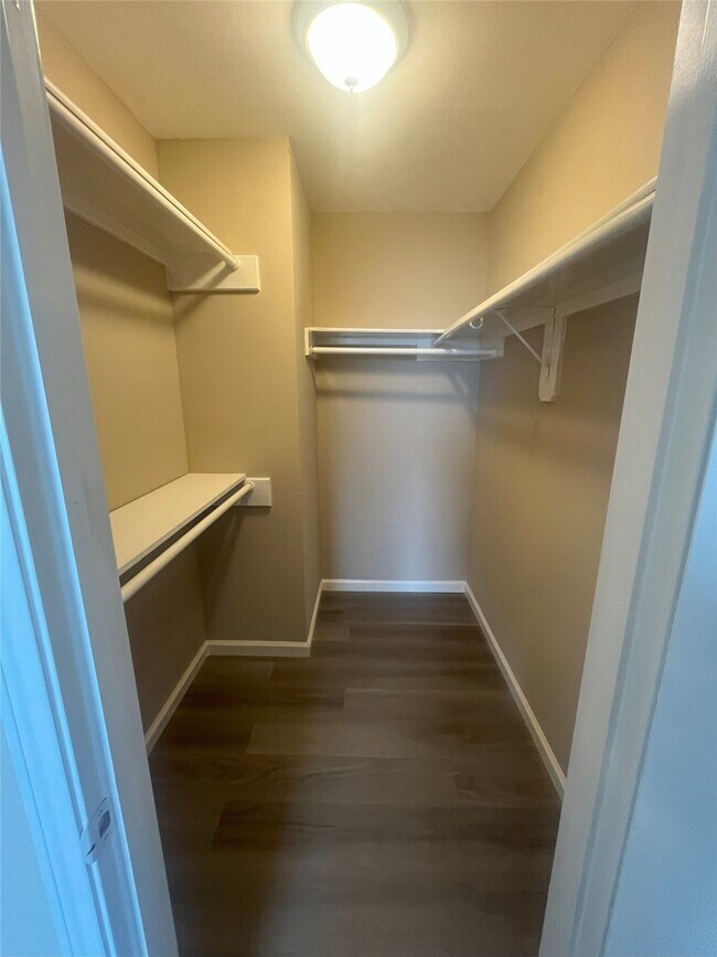 Foto del edificio - 8202 Alabaster Dr