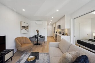 Building Photo - 2110 Rue Bercy