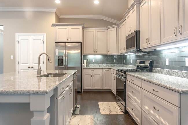 Building Photo - 2533 Capstone Dr