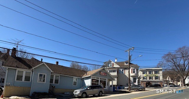 Foto del edificio - 113 Bunker Hill Ave