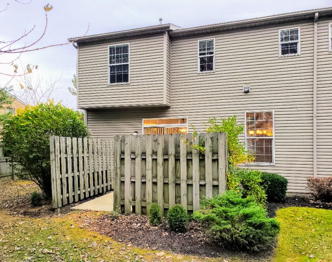 Building Photo - 2158 Kenyon St