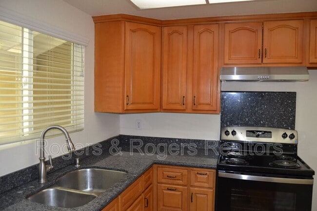 Foto del edificio - 2663 Westberry Dr
