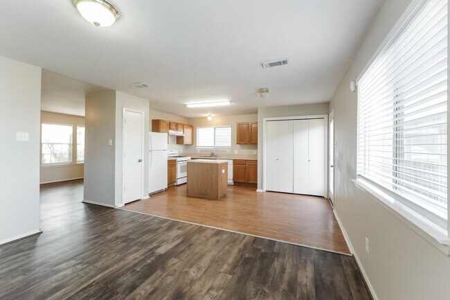 Foto del edificio - 20640 Patriot Park Ln