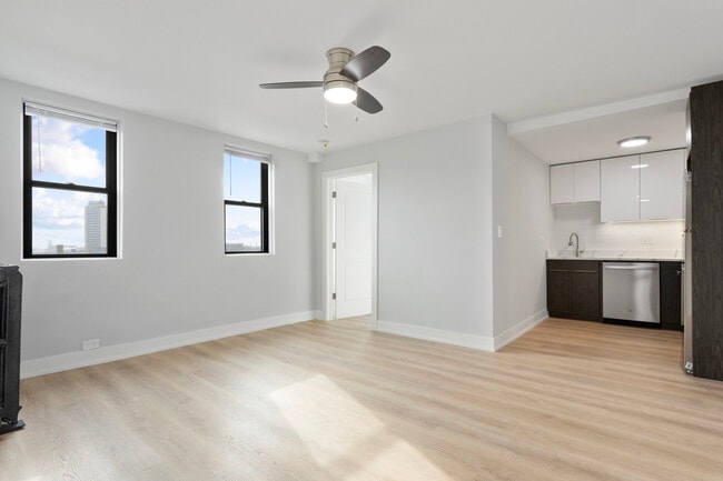 Building Photo - 6026 N Winthrop Ave