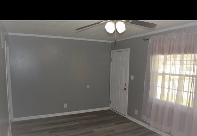 Building Photo - 253 S Lincoln Ave