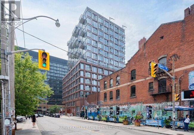 Building Photo - 2 Augusta Ave