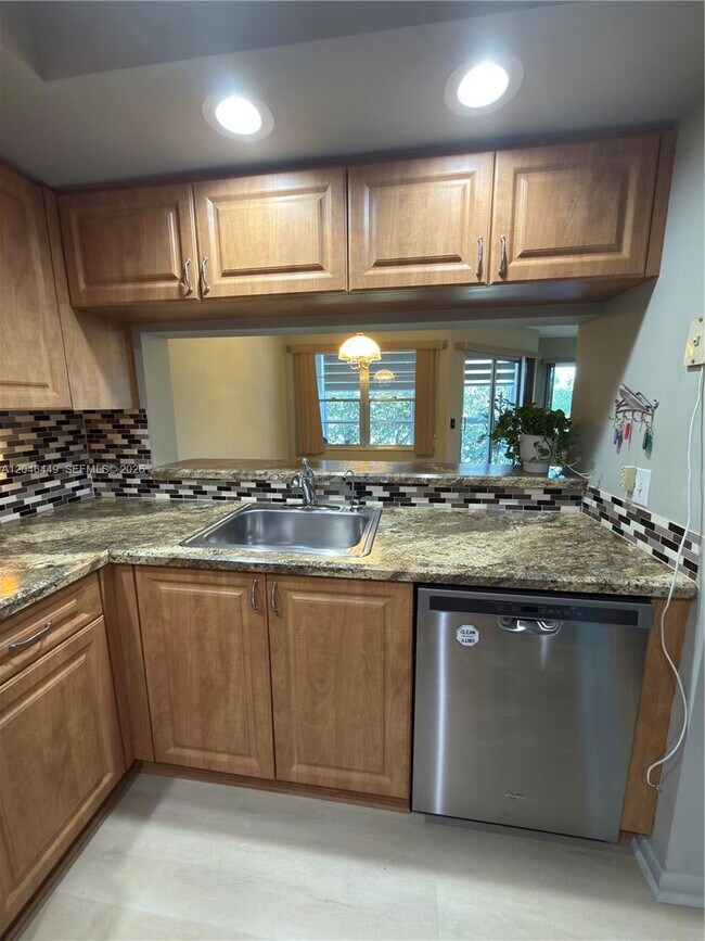 Foto del edificio - 1300 SW 125th Ave