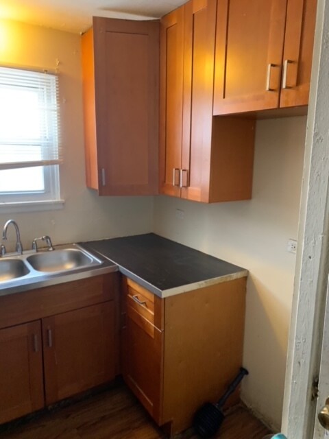 Building Photo - 1228 W 109th St