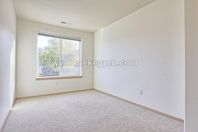 Foto del edificio - 3807 NW Fletcher Ct