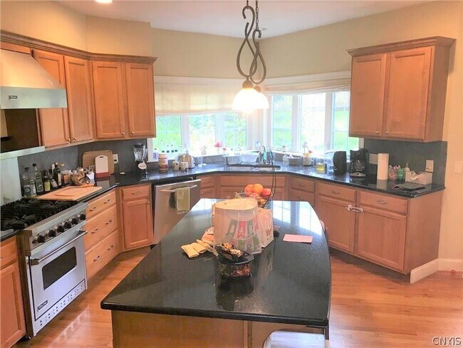 Foto del edificio - 5065 Yellow Wood Pkwy