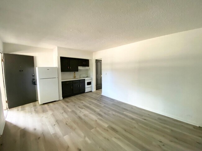 Foto del edificio - Cozy, conveniently located one bedroom nea...