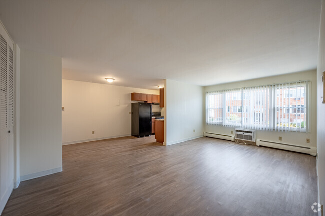 1BR, 1BA - 720SF - Living Room/Kitchen - Gateway Trail Apartments