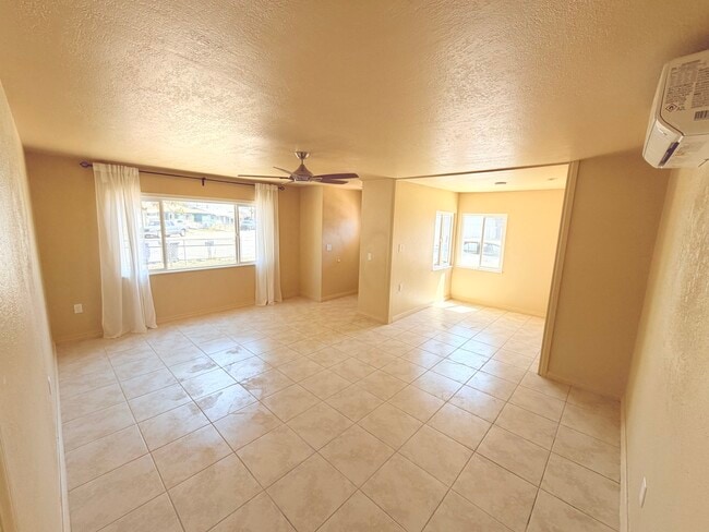 Building Photo - 16348 Taylor Ave