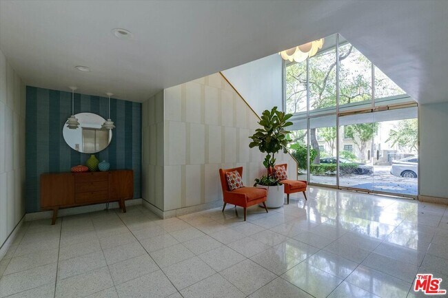 Foto del edificio - 1200 Flores St