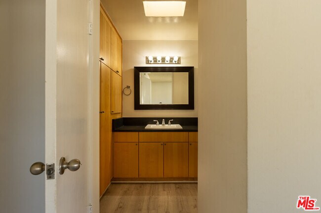 Foto del edificio - 1033 6th St