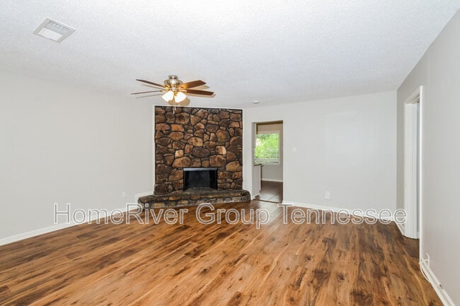 Building Photo - 6370 Kinston Park Dr