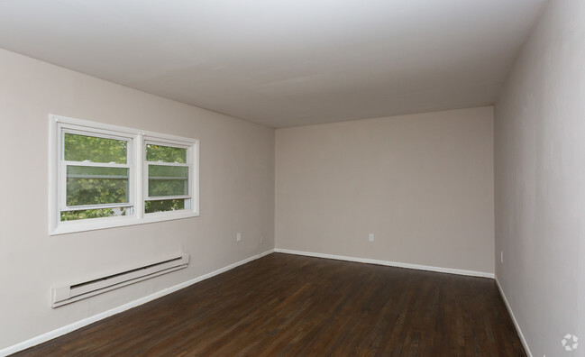 Living Room - Lake Street Apartments