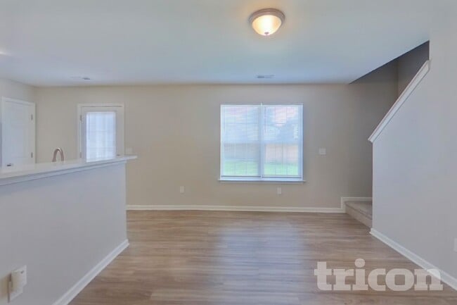 Foto del edificio - 9514 Parkridge Dr