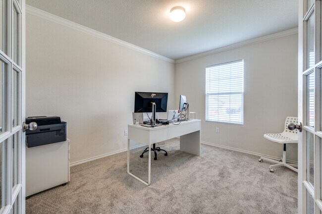 Foto del edificio - 1416 Waggoner Dr