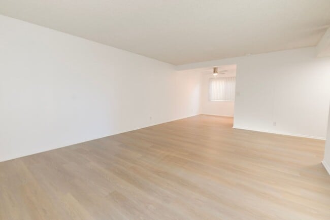 Building Photo - 306 Avenida Granada