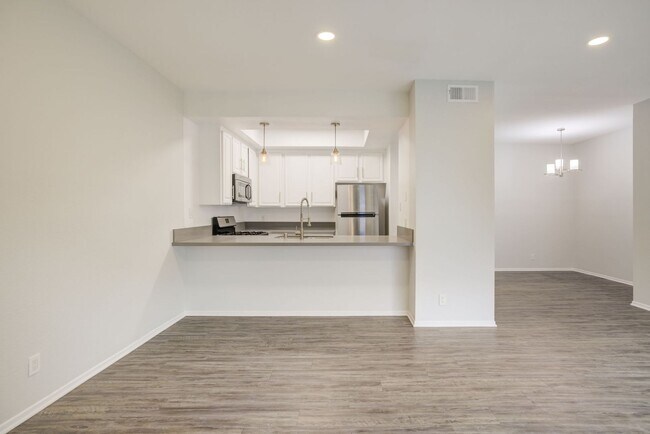 Foto del interior - 711 N. Sweetzer Ave