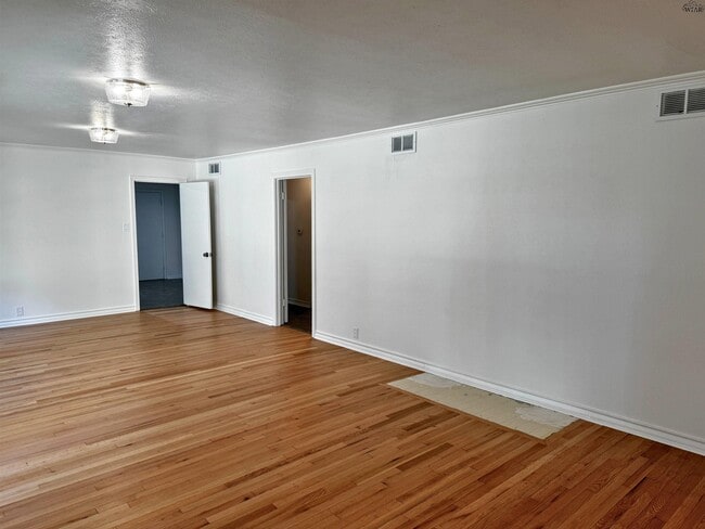 Building Photo - 2412 Dartmouth St