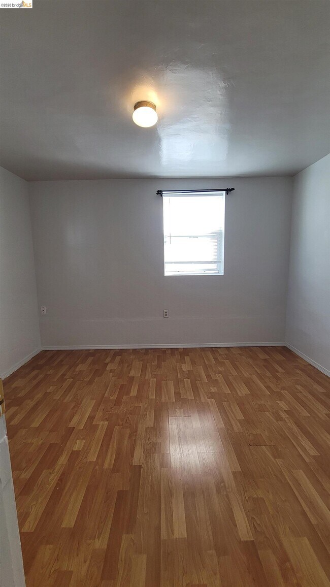 Building Photo - 540 Palace Ct