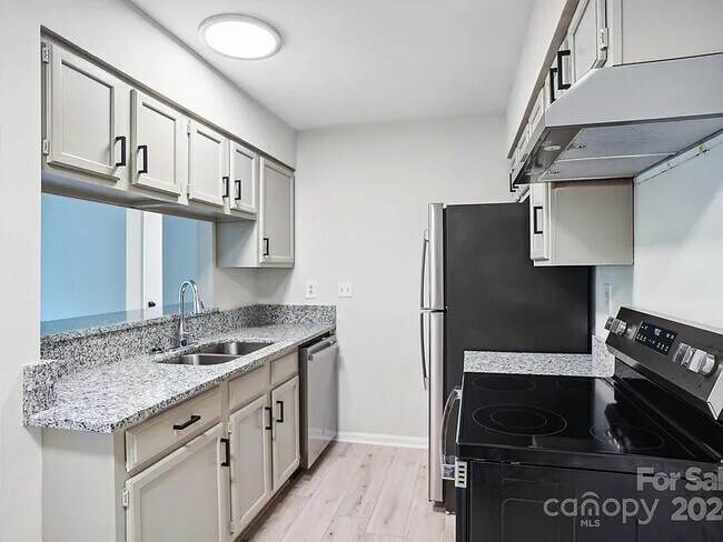 Foto del edificio - 9623 Vinca Cir