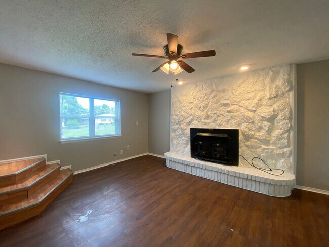 Foto del edificio - 3 bedroom in Sand Springs!!