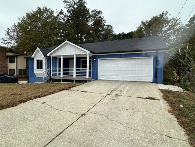Building Photo - NEWLY RENOVATED HOME IN CONYERS, GA