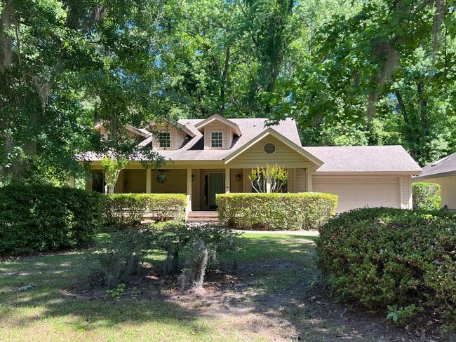 Building Photo - Lowcountry Style Home in Hilton Head Plantation- Unfurnished