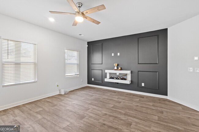 Foto del edificio - 583 Overlook Rd