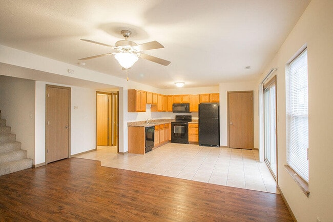 Building Photo - 5303 Silver Mill Dr