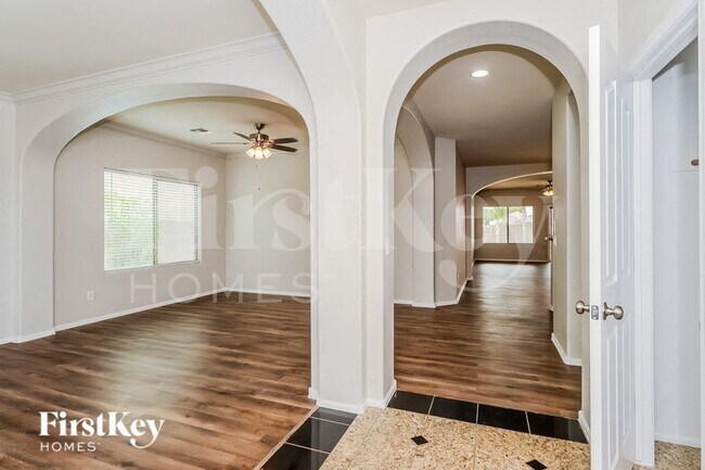Foto del edificio - 10769 E Marigold Ct