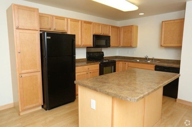 Building Photo - 705-721 E Highland Dr