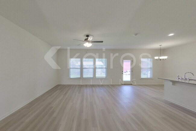 Foto del edificio - 129 Salvat Dr