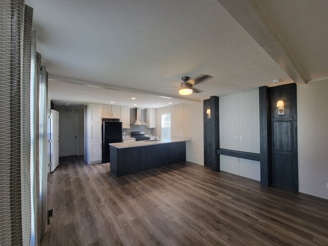 Building Photo - 15 Armstrong Ave