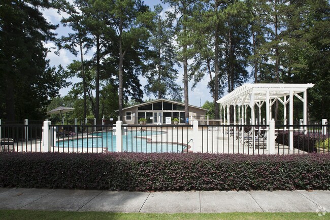 Lakeview Apartment Homes Stone Mountain Ga Apartments Com