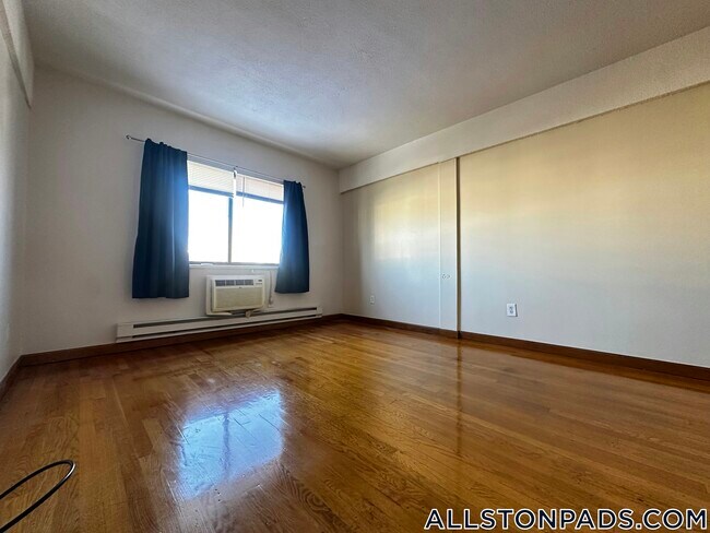 Building Photo - 1110 Commonwealth Ave